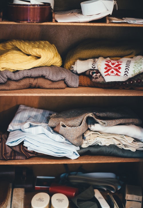 őszi fotó ötletek az Instagram számára - kötött pulóverek a szekrényben